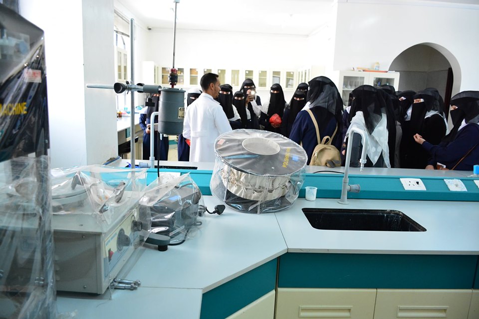 زيارة علمية لطالبات المرحلة الثانوية من مدارس العلا للجامعة