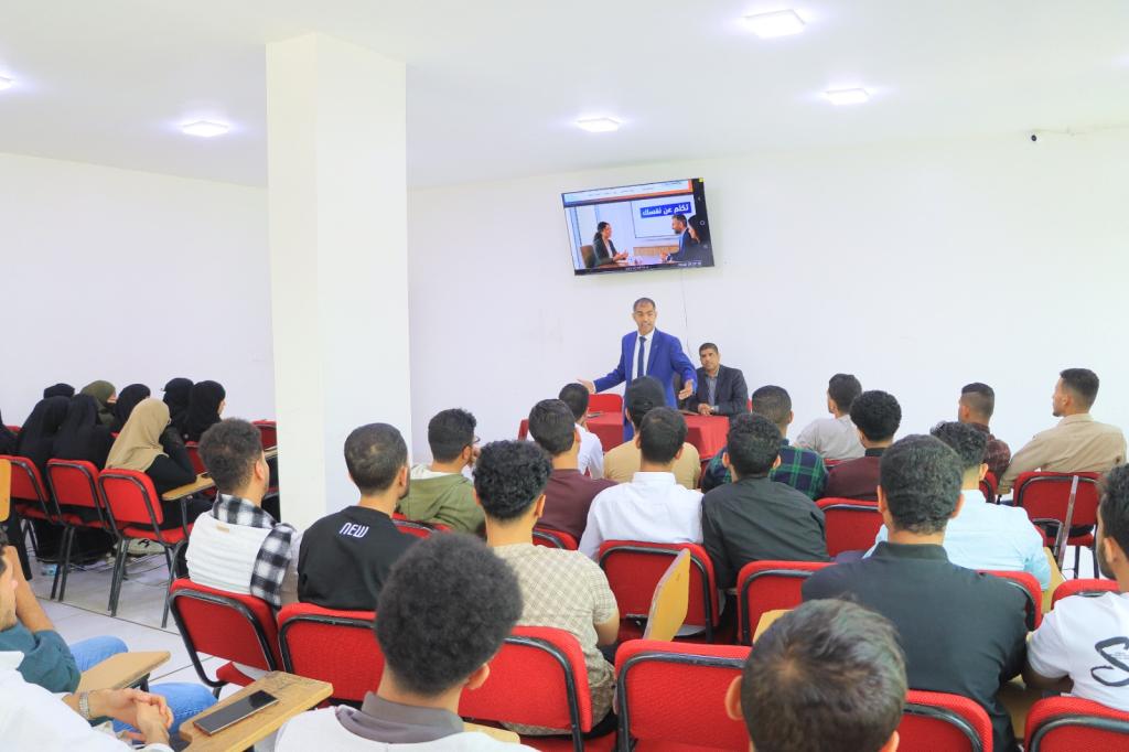 استمرار فعاليات دبلوم الممارسات المهنية الصيدلانية بجامعة العلوم الحديثة وسط تفاعل أكاديمي ومهني لافت